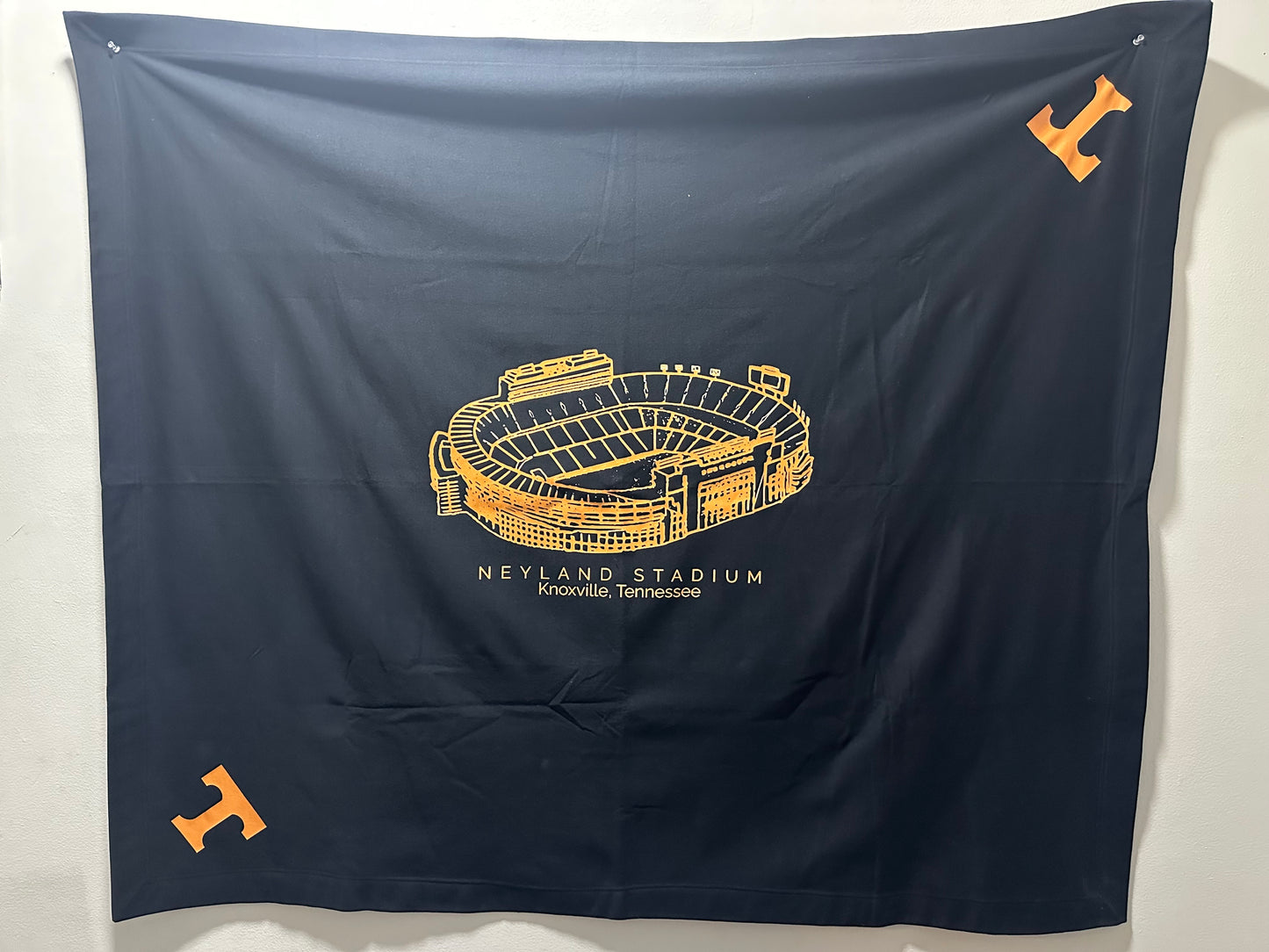 Neyland Stadium Outline Print Blanket
